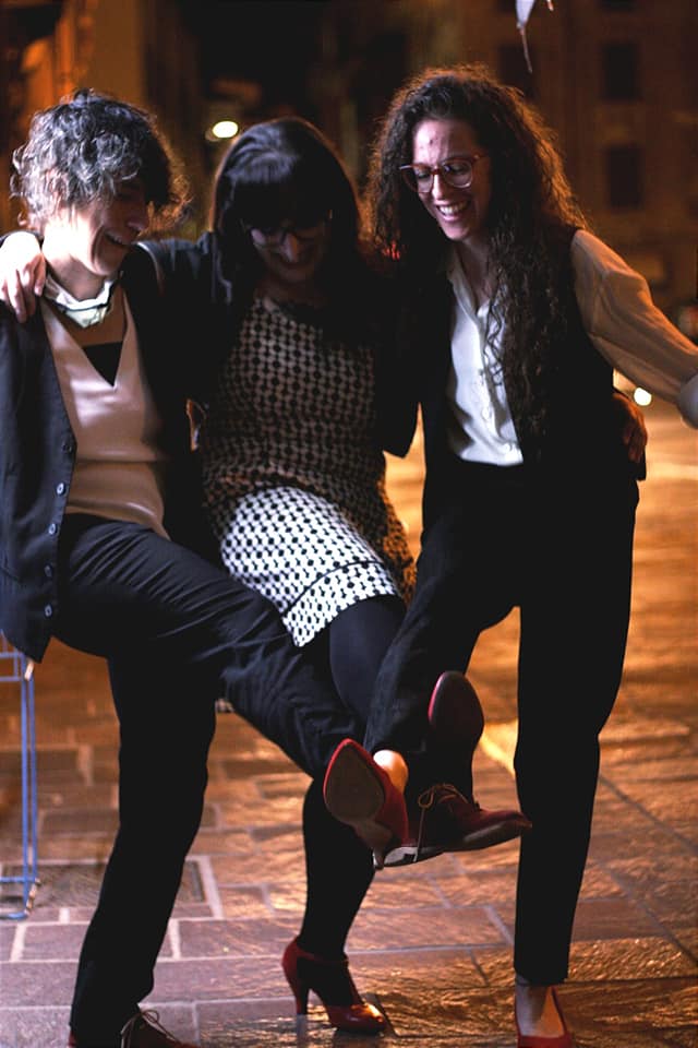 Foto 2 di RED SHOES