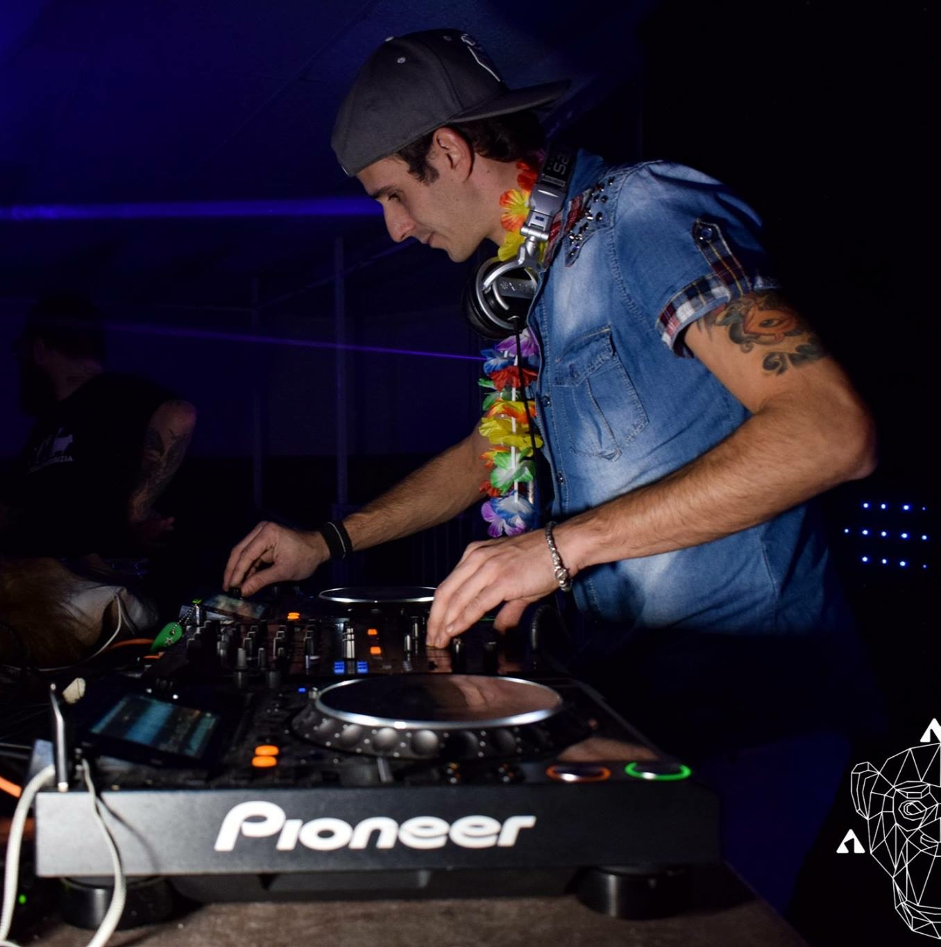 DJ SIMOX