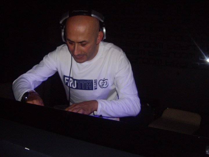 Foto 1 di DJ ROBERTO UGOLINI