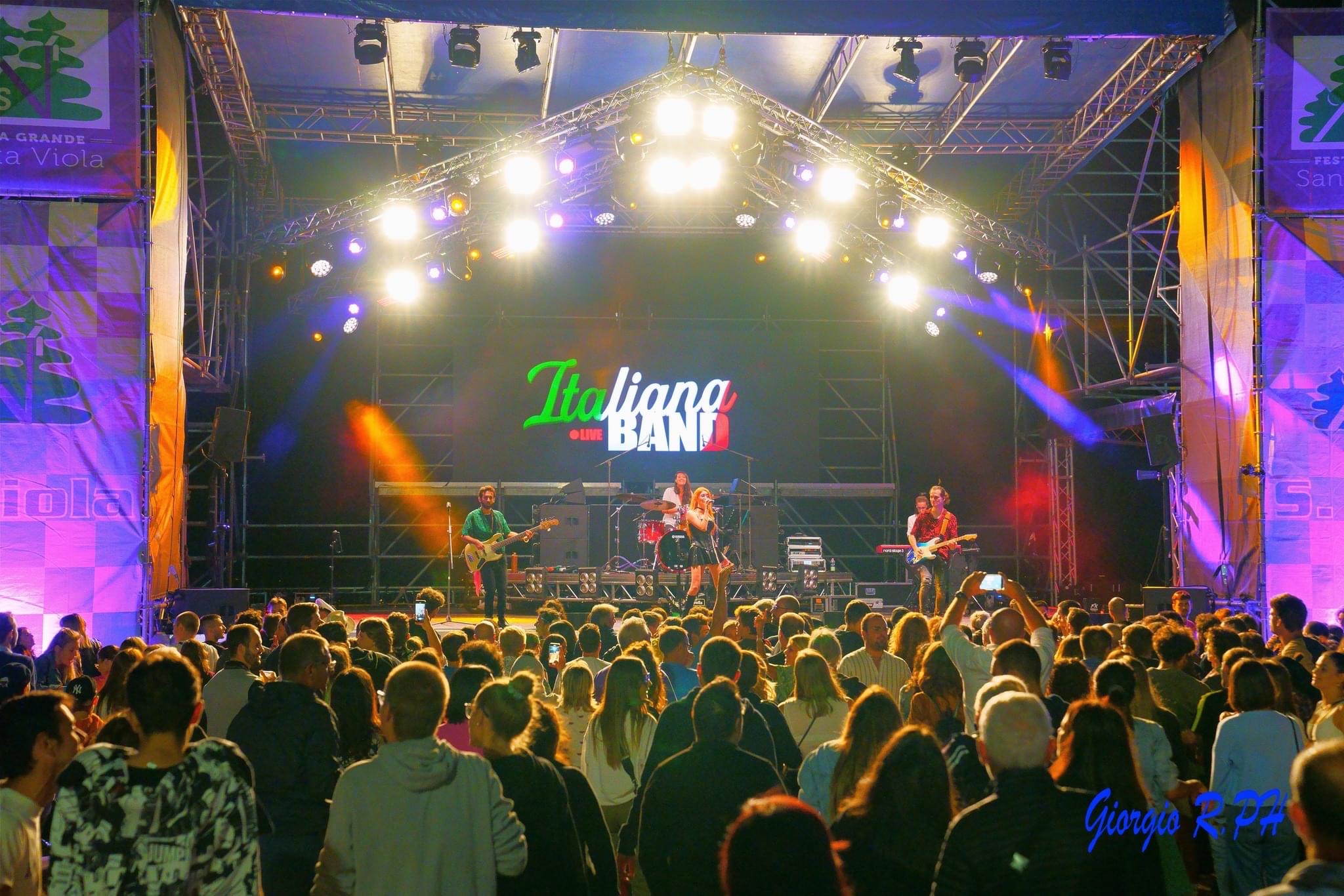 Foto 4 di ITALIANA BAND