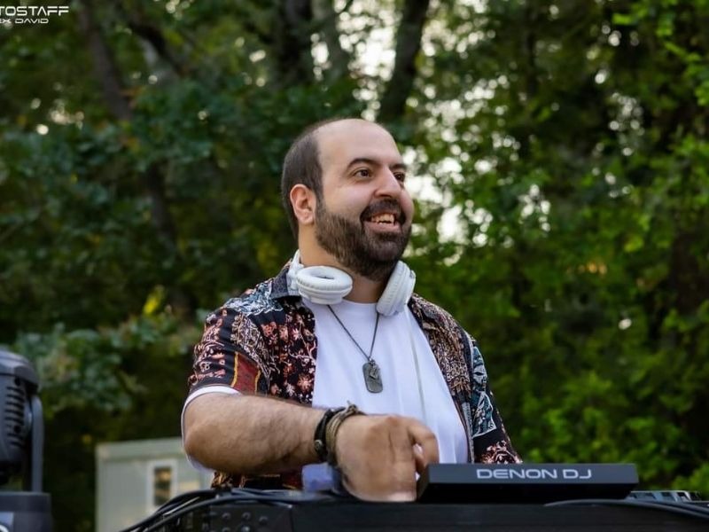 Foto 1 di DJ MUSIC PLANNER