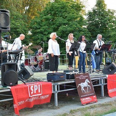 Foto 2 di MAGICAL MINDS