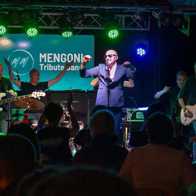 Foto 2 di MENGONI TRIBUTE BAND