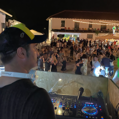 Foto 1 di DJ SIMON DAPSTER