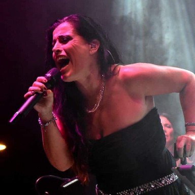 Foto 2 di VALERIA COSENZA