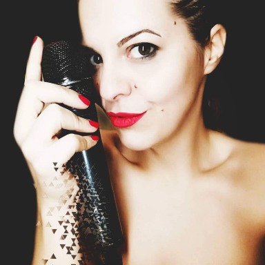 ROXY VOCALIST