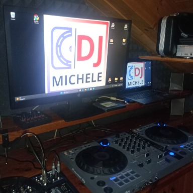 Foto 2 di DJ MICHELE