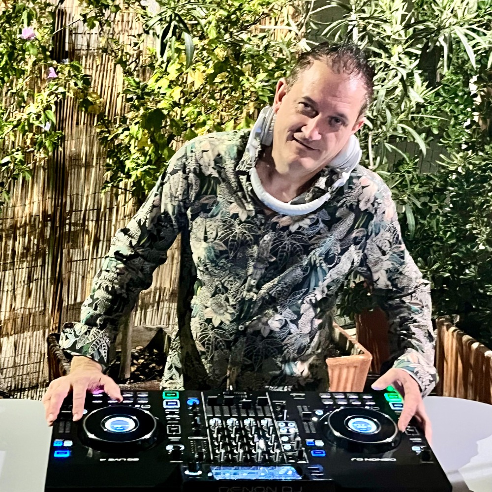DJ CLAUDE