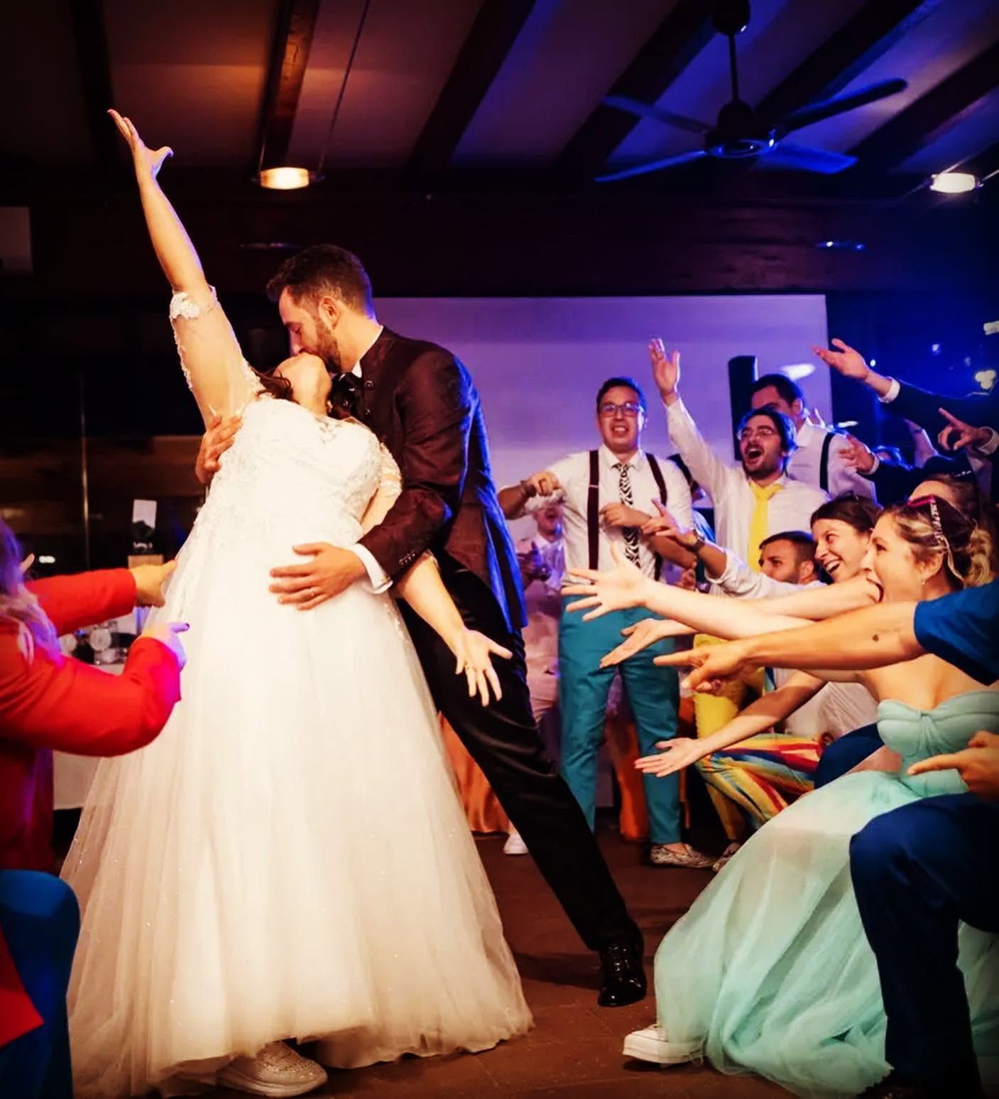 Foto 2 di DARIO DJ PROFESSIONAL WEDDING