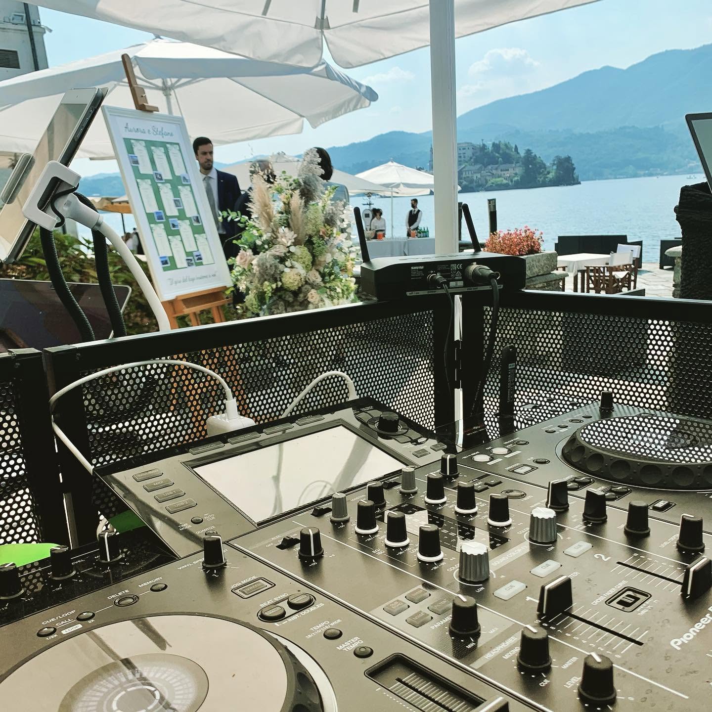 Foto 4 di DARIO DJ PROFESSIONAL WEDDING