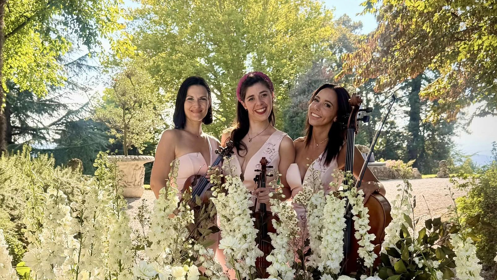 TRIO ROSE DI MAGGIO