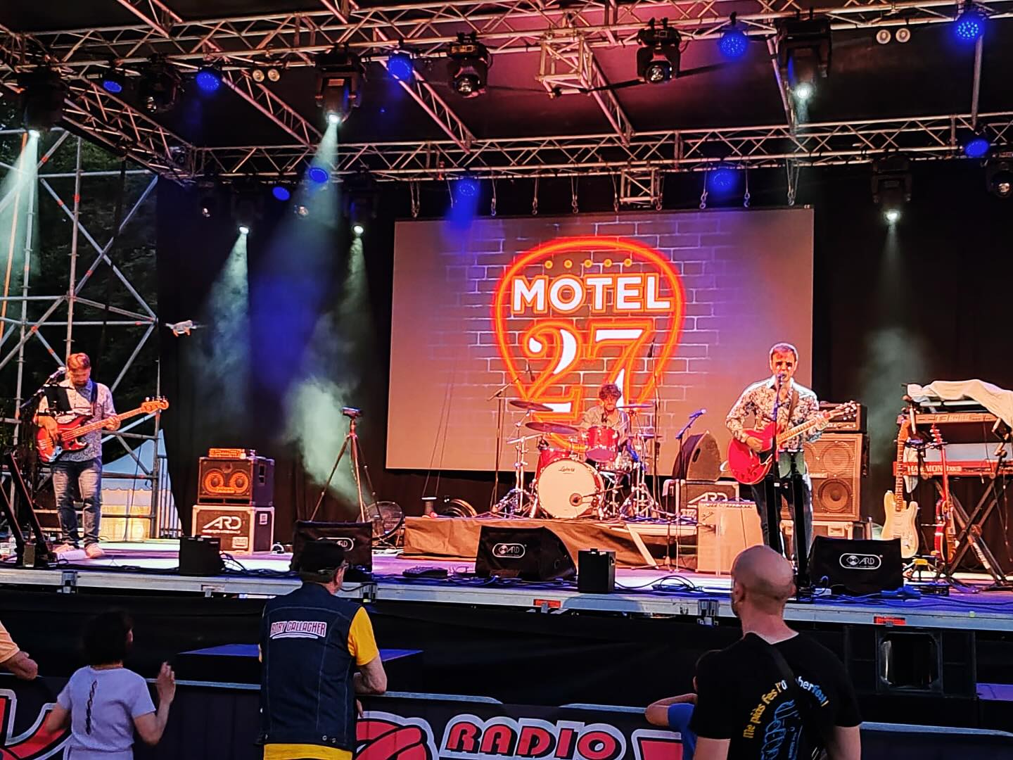 MOTEL 27