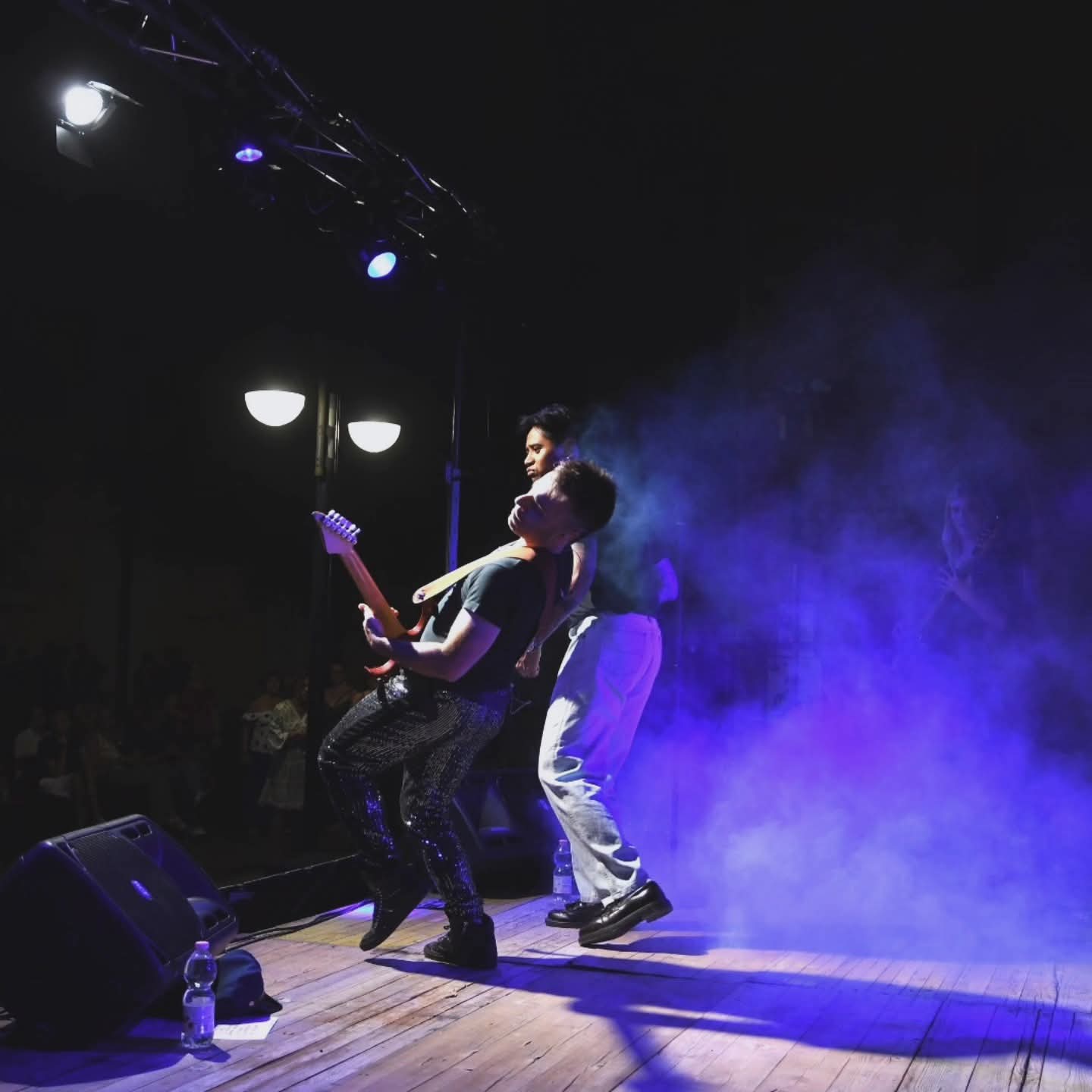 Foto 6 di COMING SONG