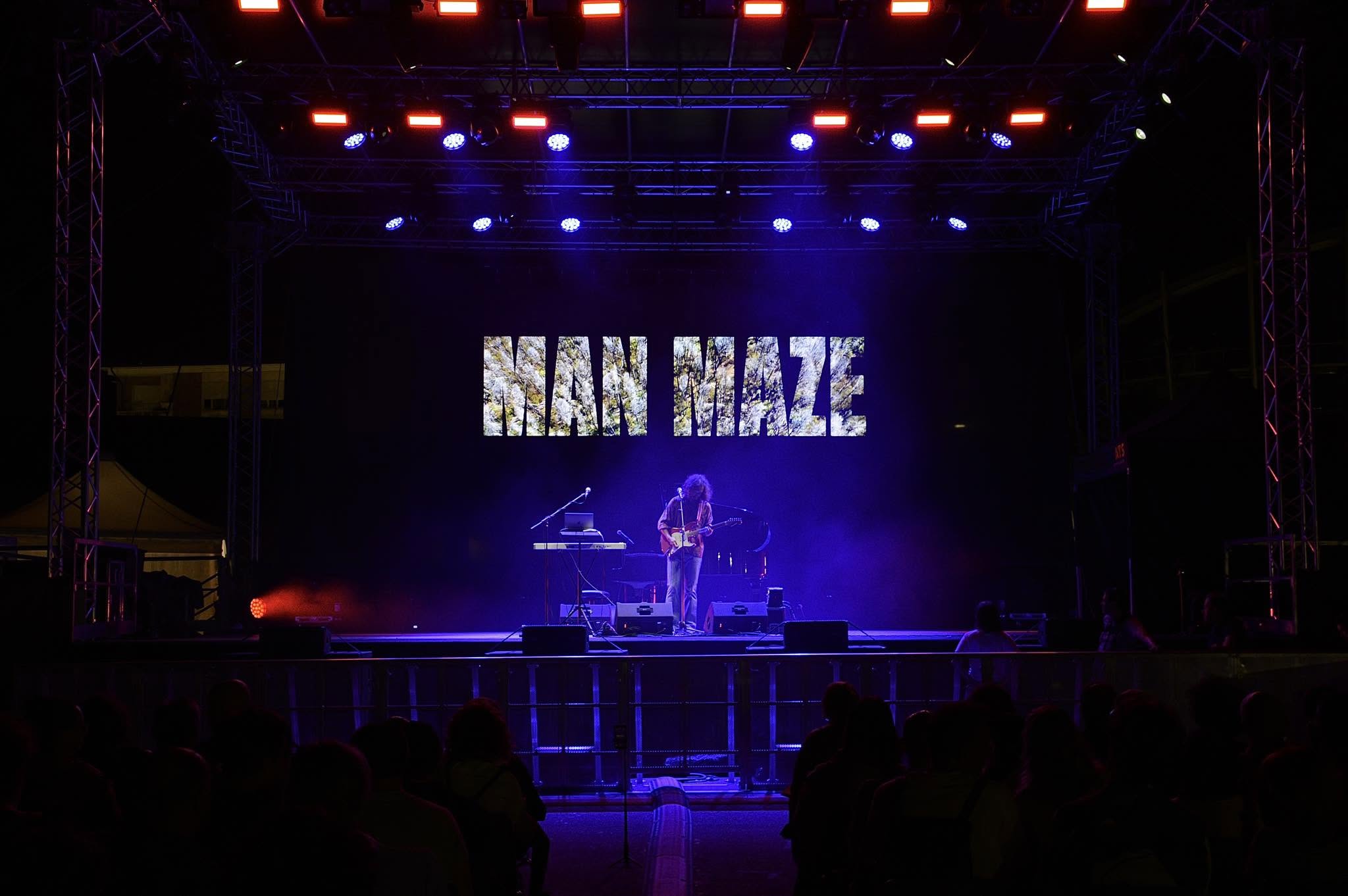 MAN MAZE