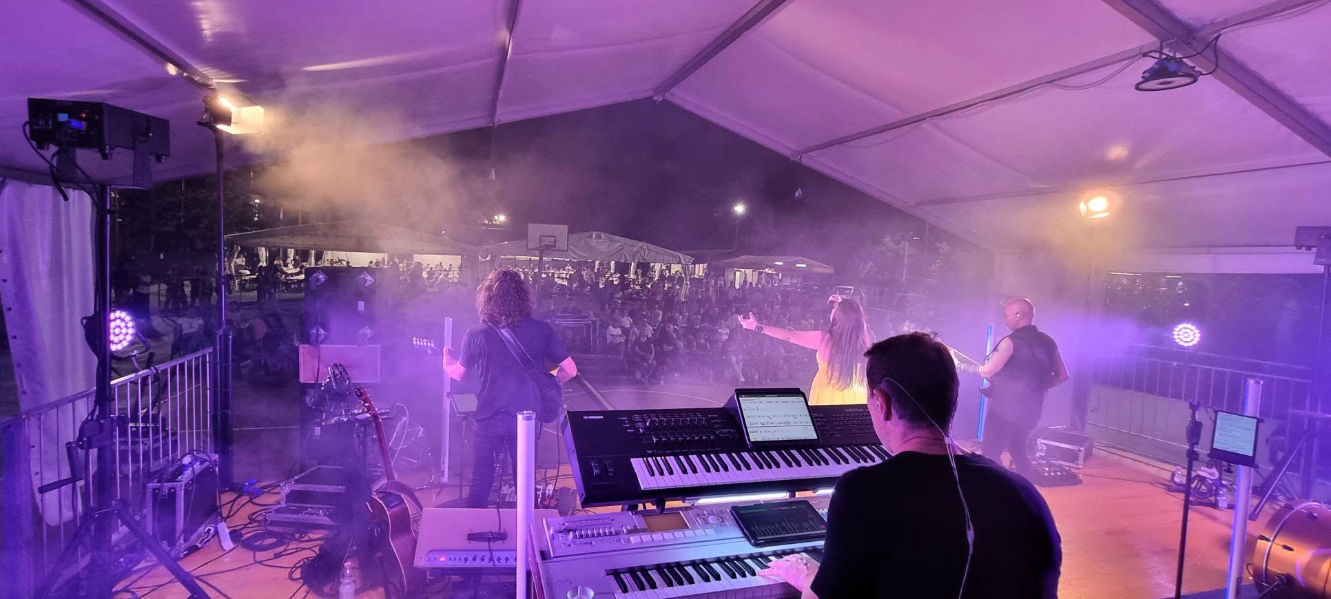 Foto 4 di OLTRELAURA TRIBUTE BAND