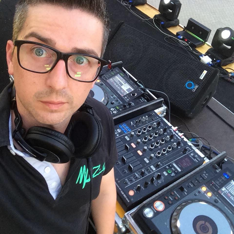 Foto 1 di MARIO B DJ