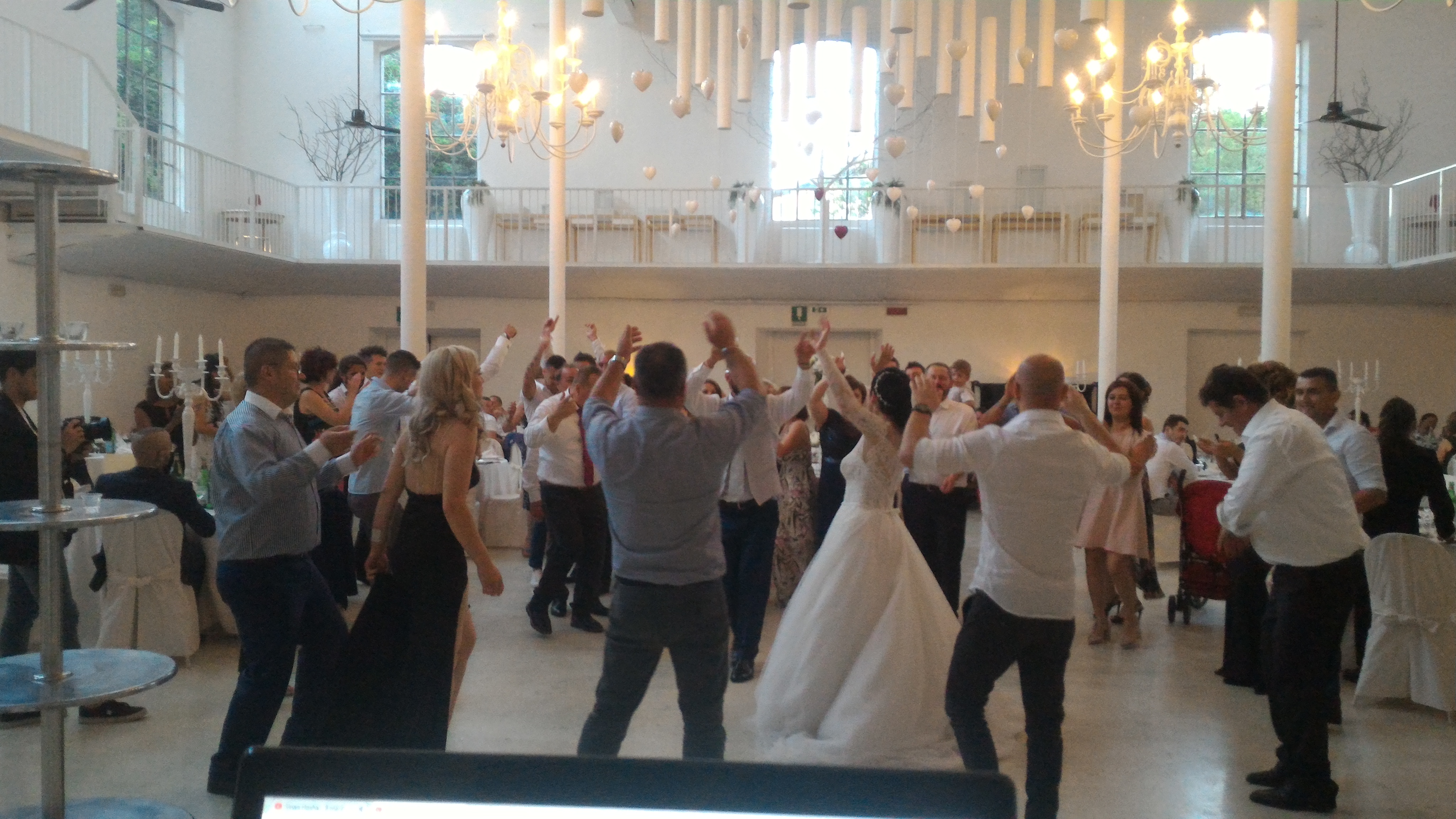 Foto 7 di SERGIO WEDDING DJ