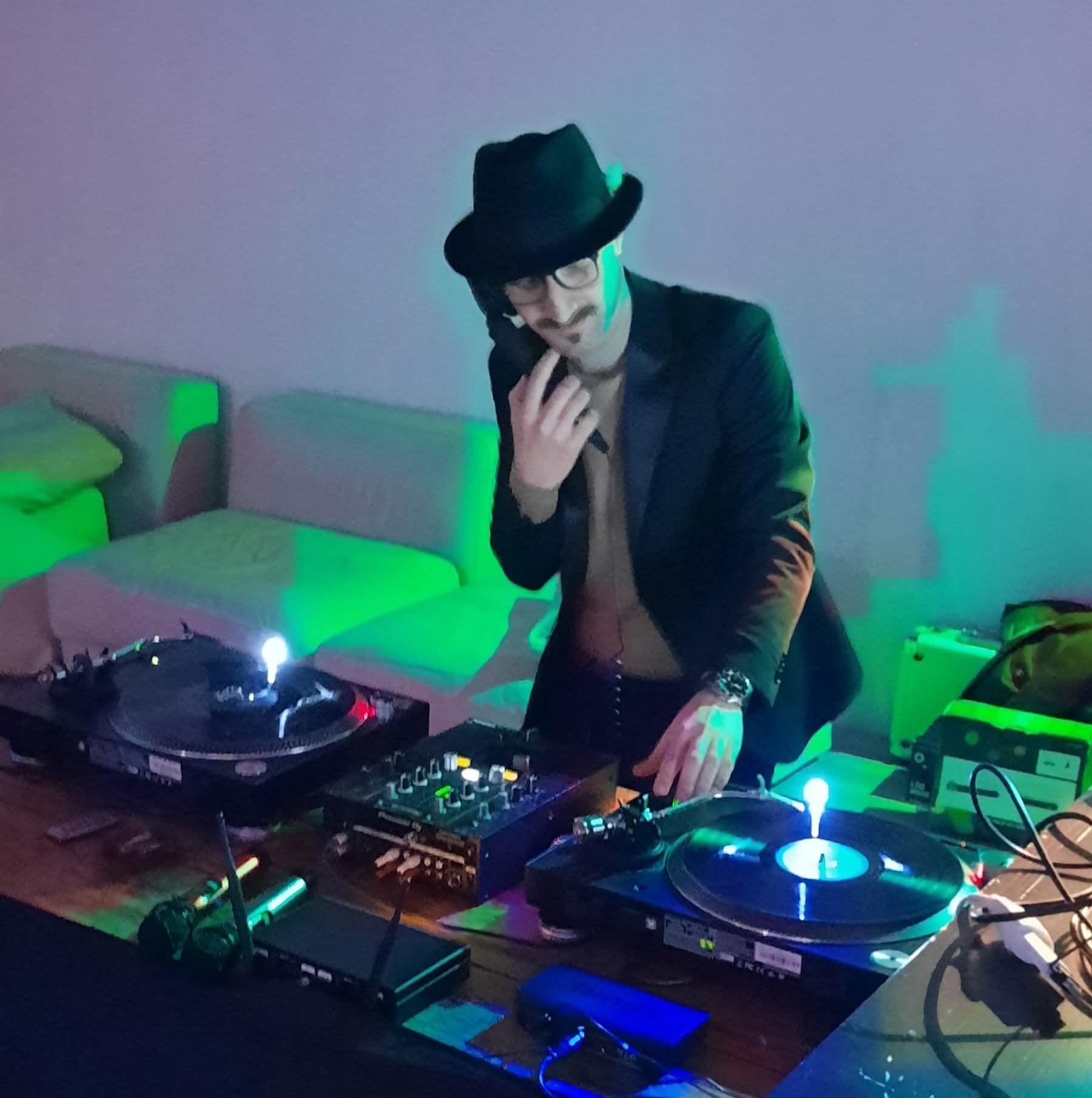 Foto 4 di ENRY ZANNA DJ