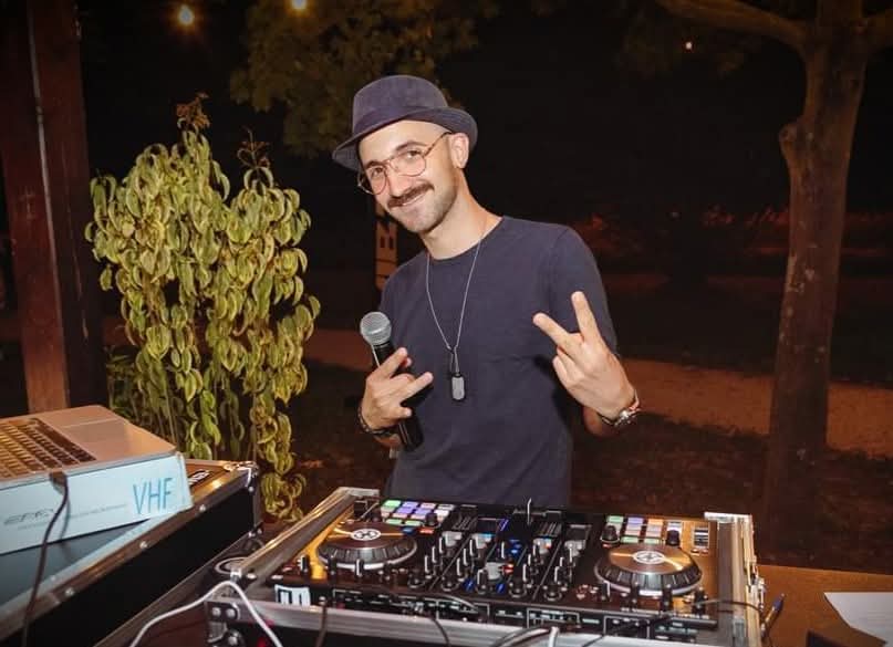 Foto 1 di ENRY ZANNA DJ
