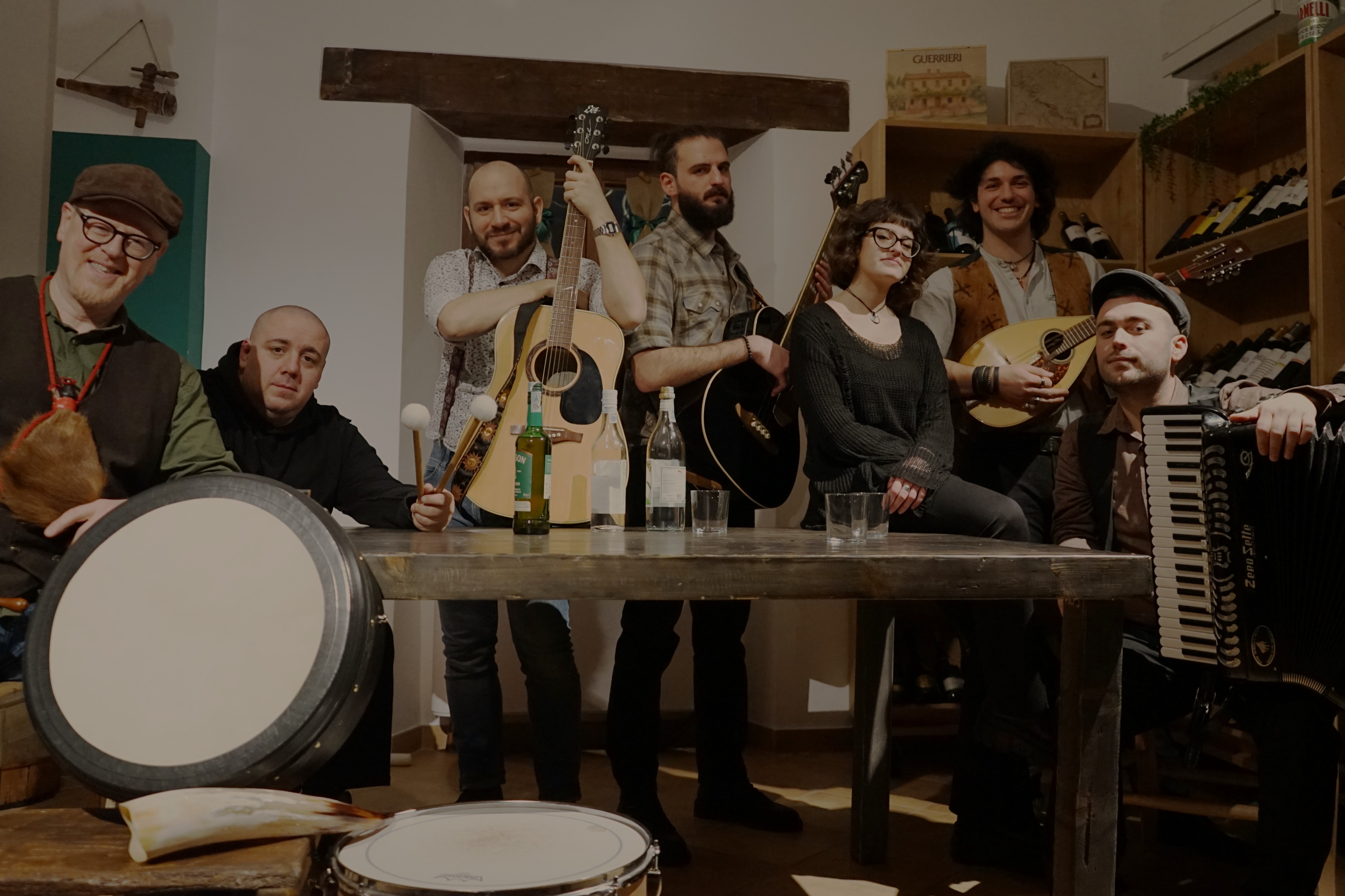 Foto 1 di MALEMBA' EUROFOLK