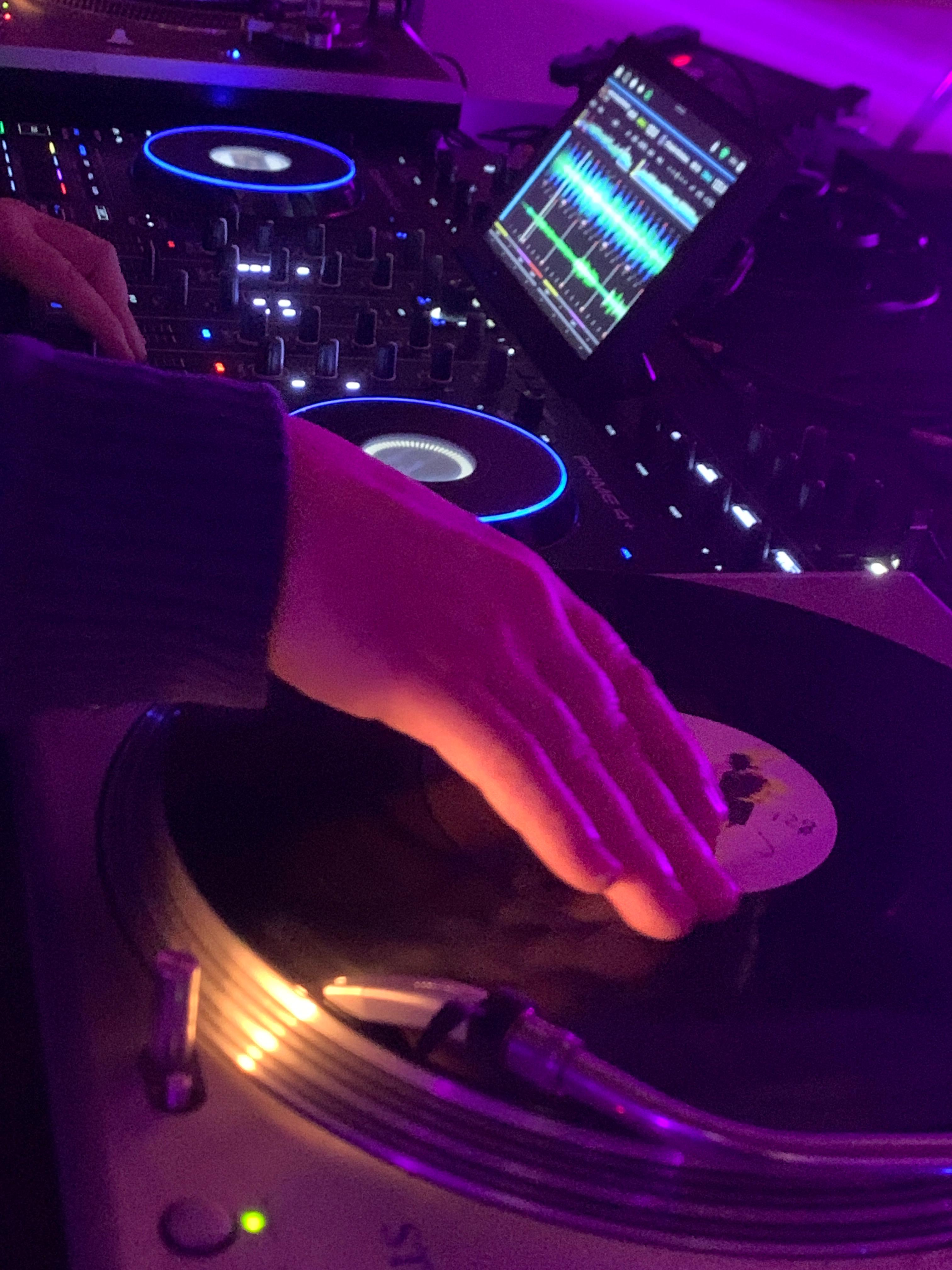 Foto 1 di DJ STEN