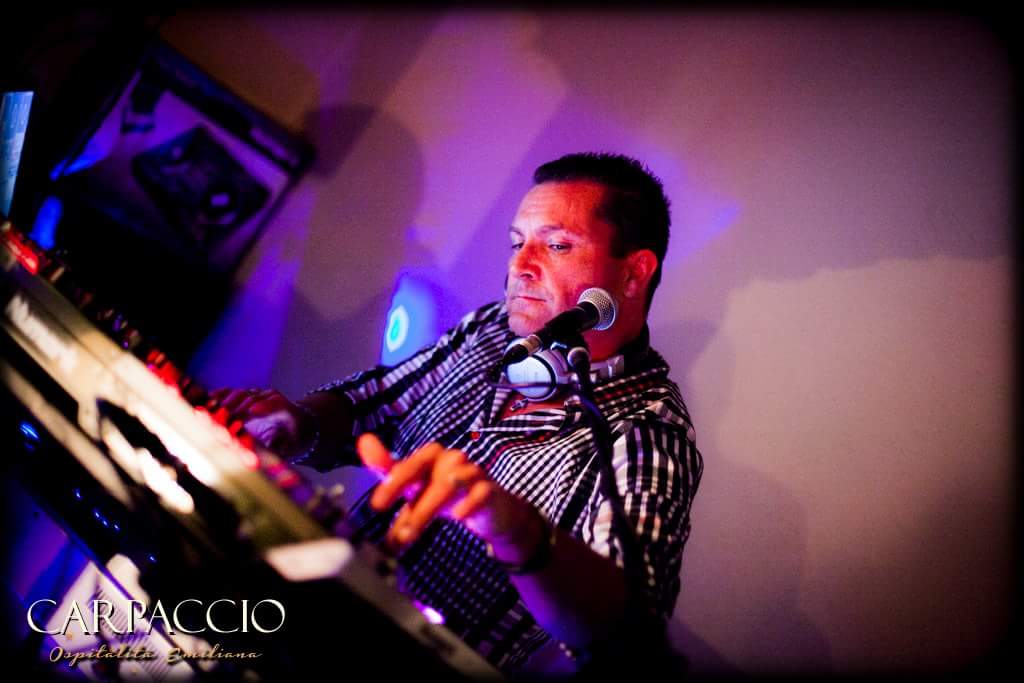 Foto 9 di VEEJAY PAUL