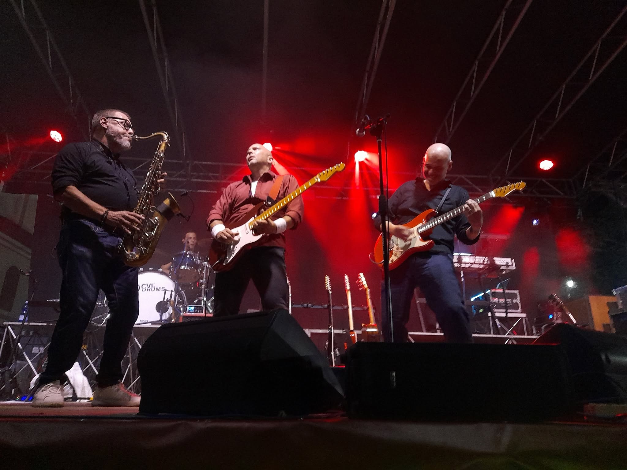 Foto 2 di DS DIRE STRAITS TRIBUTE