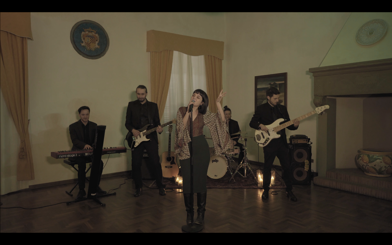 MOONDANCE BAND